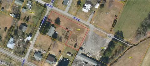 106 N Carey St, La Grange, NC 28551