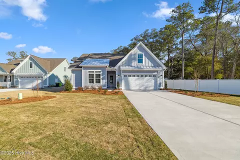 465 Raven Glen Dr, Southport, NC 28461