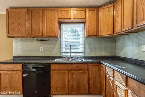 114 York Ave, Hoffman, NC 28347 photo 8