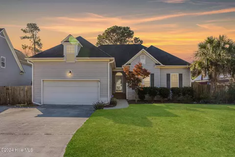 704 Crows Nest Ct, Wilmington, NC 28409