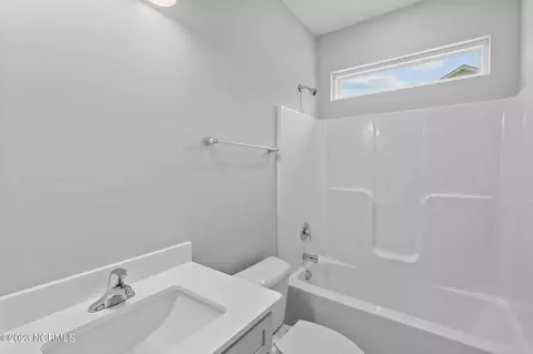 105 Persimmon Dr, New Bern, NC 28562 photo 11