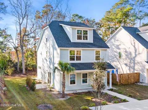 1167 N Caswell Ave, Southport, NC 28461