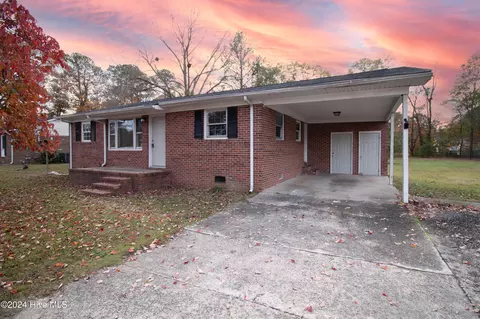 736 Luther Dr, Goldsboro, NC 27534
