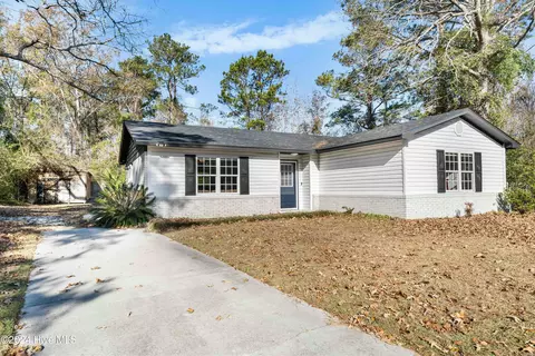 511 Millhouse Rd, Castle Hayne, NC 28429