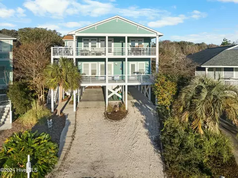118 Craigs Lndg, Kure Beach, NC 28449