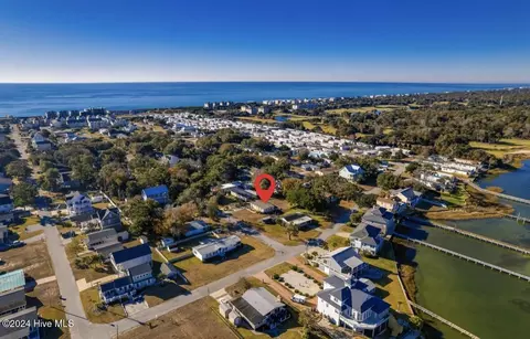 223 Dogwood St, Atlantic Beach, NC 28512