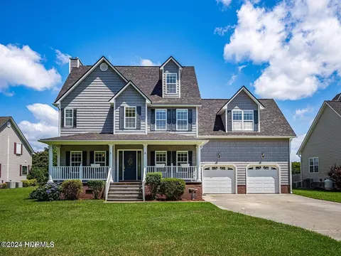 813 Willbrook Cir, Sneads Ferry, NC 28460