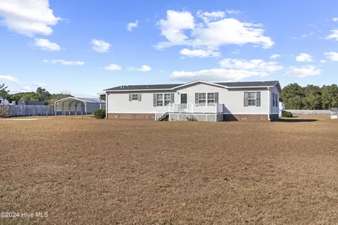 105 Country Farm Ln, Beulaville, NC 28518
