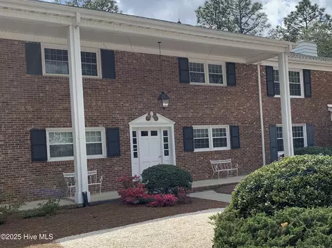 335 D Driftwood Cir, Southern Pines, NC 28387