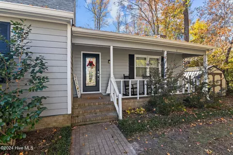 211 W Palmer Dr, New Bern, NC 28560