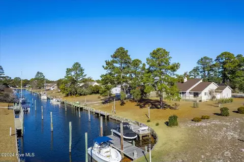 6124 Castleton Ct, New Bern, NC 28560 photo 5
