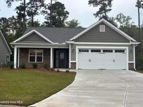 2167 Southern Pine Dr, Leland, NC 28451