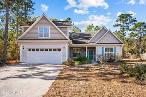 106 Cinema Ct, Hampstead, NC 28443