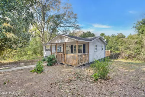 7 Williams St, Hamlet, NC 28345