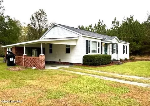 108 Pollock St, Trenton, NC 28585