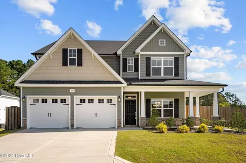 134 Permeta Dr, Sneads Ferry, NC 28460