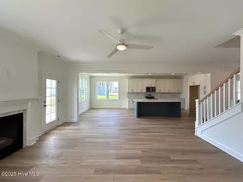 Living - 836 Cooke Dr, Hubert, NC 28539 photo 8 of 9