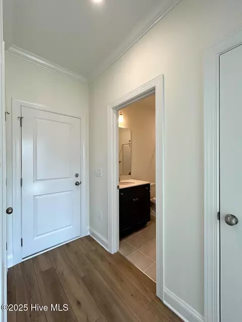 Entry Way - 836 Cooke Dr, Hubert, NC 28539 photo 5 of 15