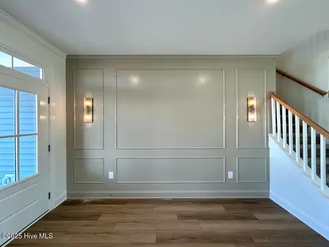 Living - 836 Cooke Dr, Hubert, NC 28539 photo 2 of 9