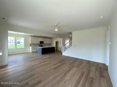 Living - 836 Cooke Dr, Hubert, NC 28539 photo 7 of 9