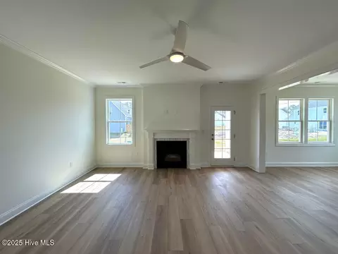 Living - 836 Cooke Dr, Hubert, NC 28539 photo 5 of 9