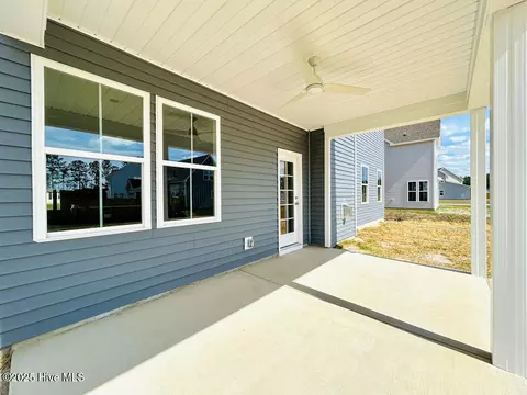 Exterior - 836 Cooke Dr, Hubert, NC 28539 photo 6 of 9