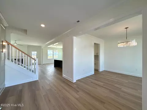 Entry Way - 836 Cooke Dr, Hubert, NC 28539 photo 2 of 15