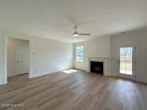 Living - 836 Cooke Dr, Hubert, NC 28539 photo 4 of 9