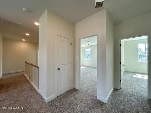 Entry Way - 836 Cooke Dr, Hubert, NC 28539 photo 13 of 15