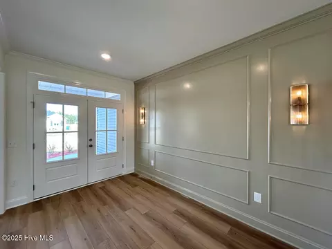 Entry Way - 836 Cooke Dr, Hubert, NC 28539 photo 3 of 15