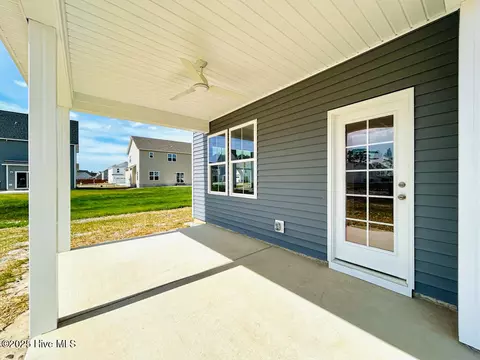 Exterior - 836 Cooke Dr, Hubert, NC 28539 photo 7 of 9