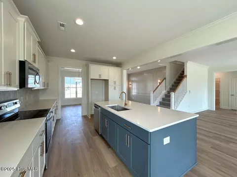 Kitchen - 836 Cooke Dr, Hubert, NC 28539 photo 4 of 8