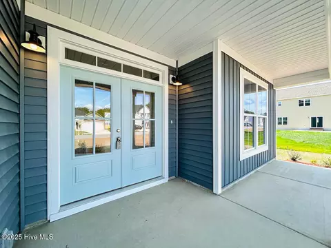 Exterior - 836 Cooke Dr, Hubert, NC 28539 photo 5 of 9