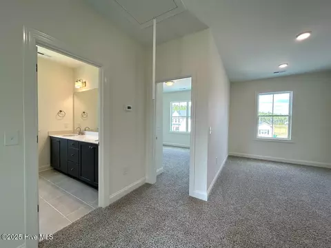 Entry Way - 836 Cooke Dr, Hubert, NC 28539 photo 14 of 15