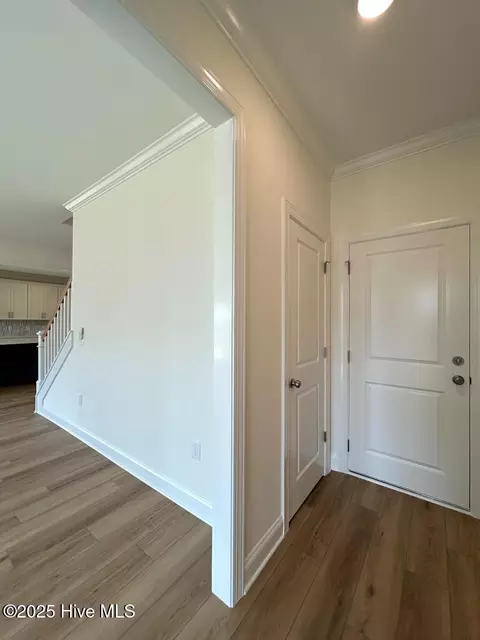 Entry Way - 836 Cooke Dr, Hubert, NC 28539 photo 7 of 15