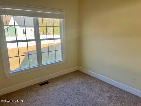 Bedroom - 130 Hannah Dr, Chocowinity, NC 27817 photo 4 of 7
