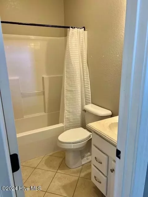 Bath - 130 Hannah Dr, Chocowinity, NC 27817 photo 7 of 7
