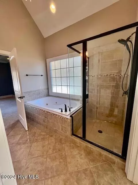Bath - 130 Hannah Dr, Chocowinity, NC 27817 photo 1 of 7