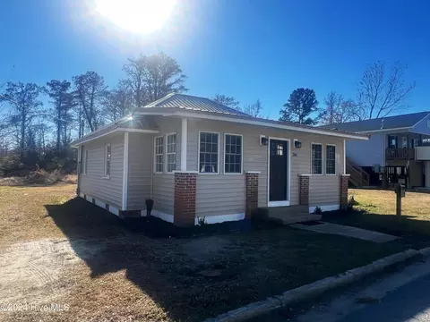 301 Scotsville St, Columbia, NC 27925