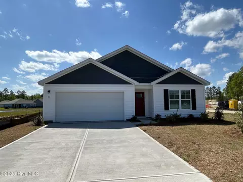 93 Ashworth Dr, Tabor City, NC 28463