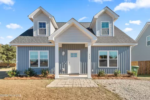 117 Bumps Creek Rd, Sneads Ferry, NC 28460