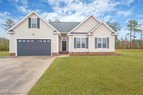 517 Cottonport Dr, Grimesland, NC 27837