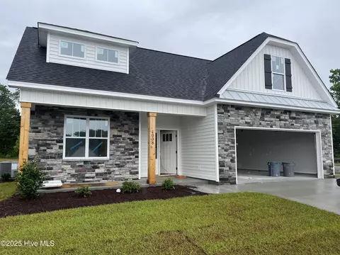 1038 Seven Iron Dr, Ayden, NC 28513