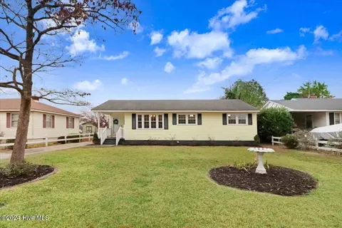 1009 Cleveland Dr, Kinston, NC 28504