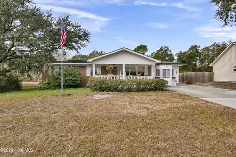 6102 Shiloh Dr, Wilmington, NC 28409