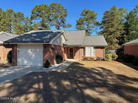 15 Turner Rd, Pinehurst, NC 28374