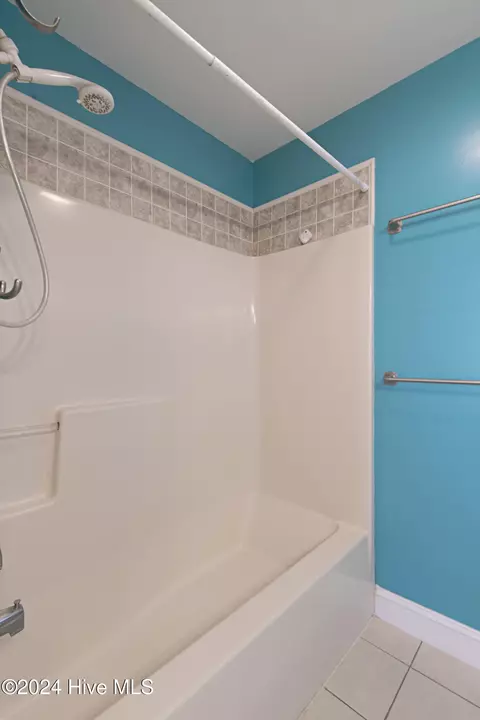 Bath - 242 Doral Dr, Hampstead, NC 28443 photo 1 of 2