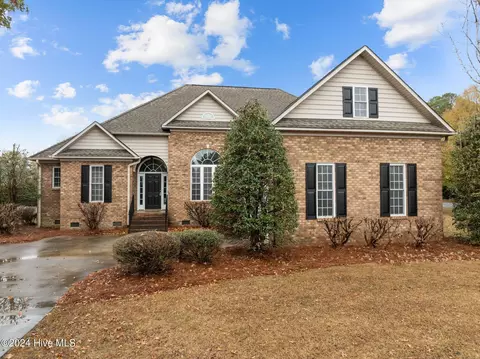 1108 Willow Oak Ct, Greenville, NC 27858