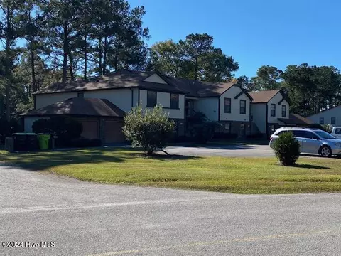 202 Country Club Villa Dr # 2, Shallotte, NC 28470