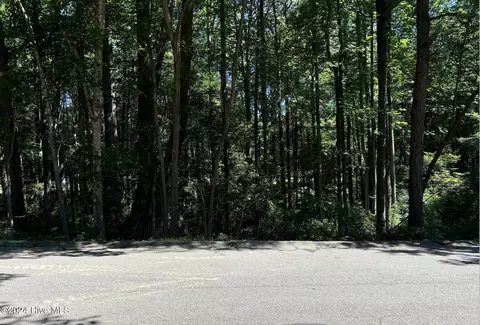 114 Berkshire Ct, West End, NC 27376